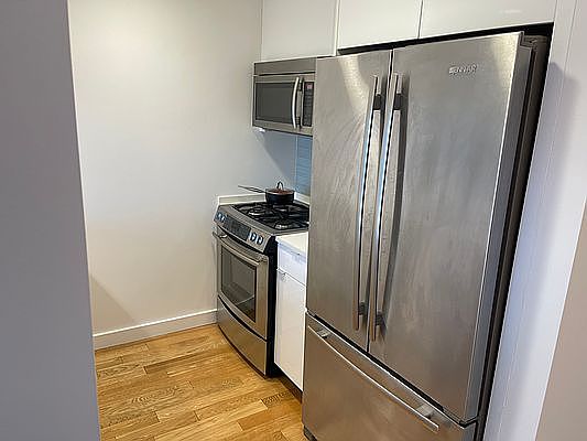 5th image of 1113 York Ave APT 36A