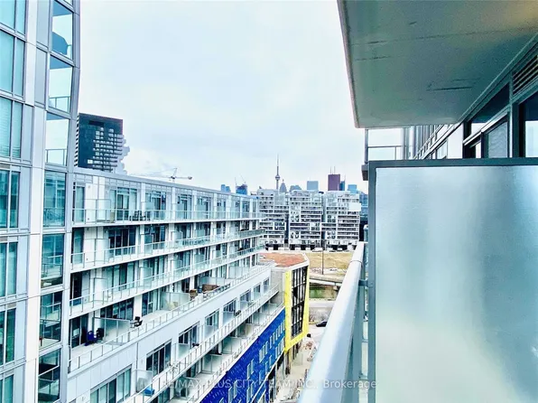 30 Baseball Pl #1006, Toronto, ON M4M 0E8