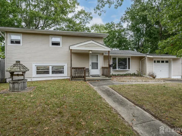 26 Cornell Rd, South Toms River, NJ 08757