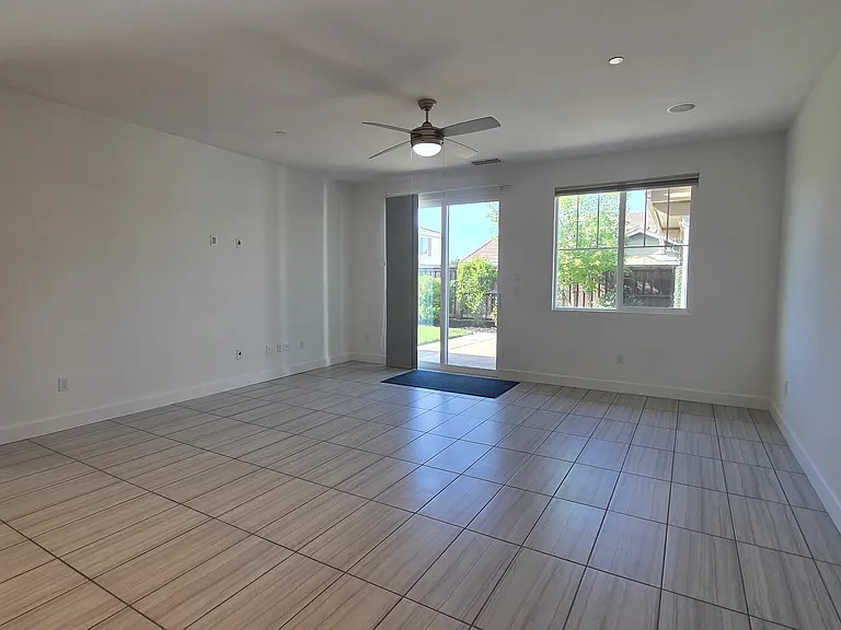 953 Kennedy Dr — Photo 22
