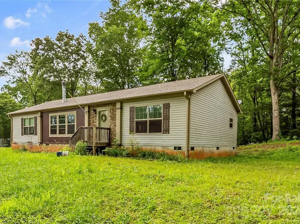 26 Spring St, Candler, NC 28715