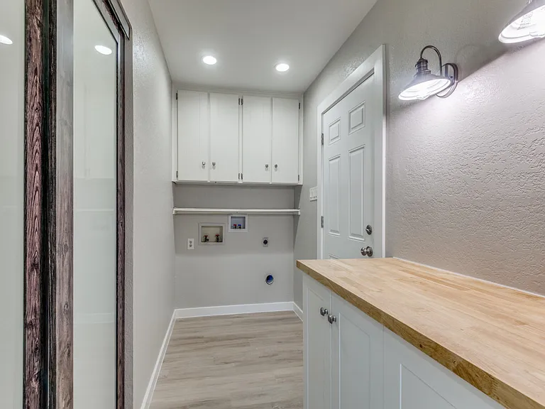 2020 Normandy Dr — Photo 22