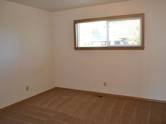 3rd image of 275 N Blackberry Ave