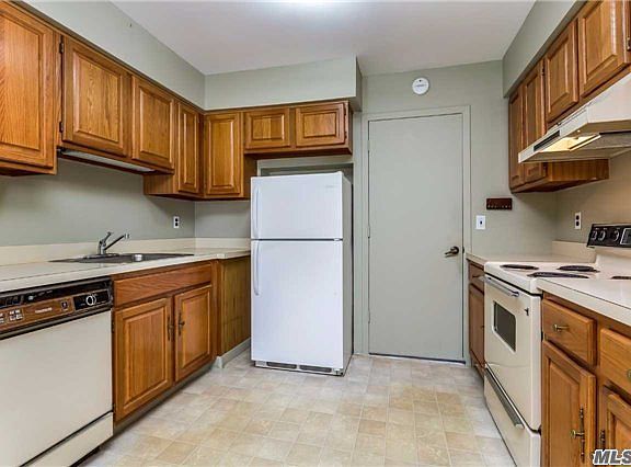 4th image of 43 Revere Dr