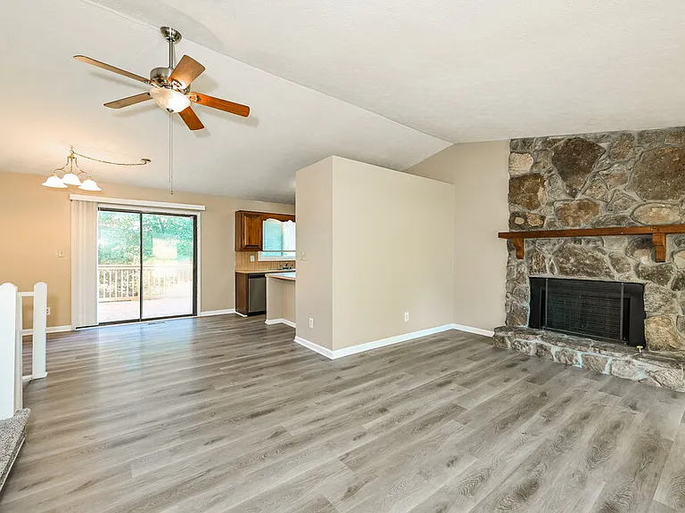 5088 Phillip Ct — Photo 4