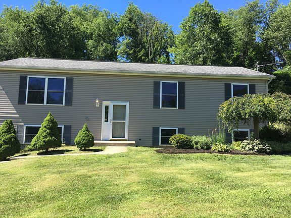 2nd image of 838 Chateau Dr