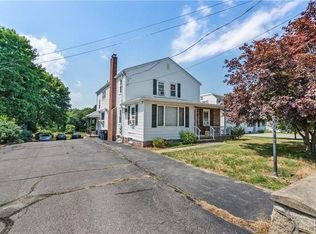 573 Oaklawn Ave Floor 1, Cranston, RI 02920