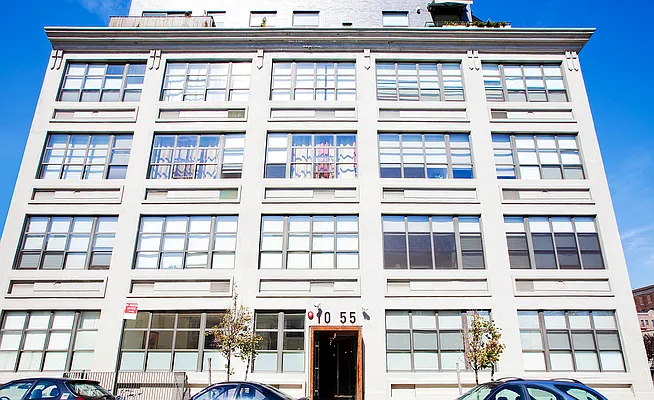 Sold by Modern Spaces | media 27