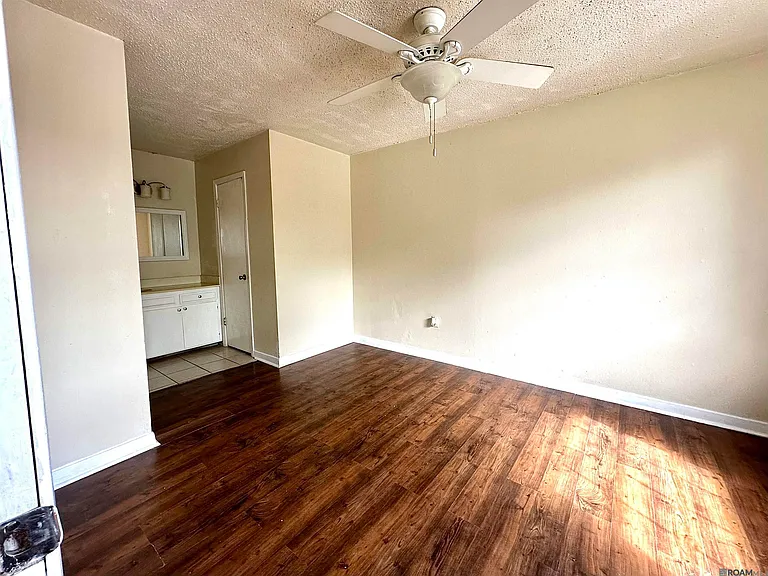15855 S Sunderland Ave — Photo 12