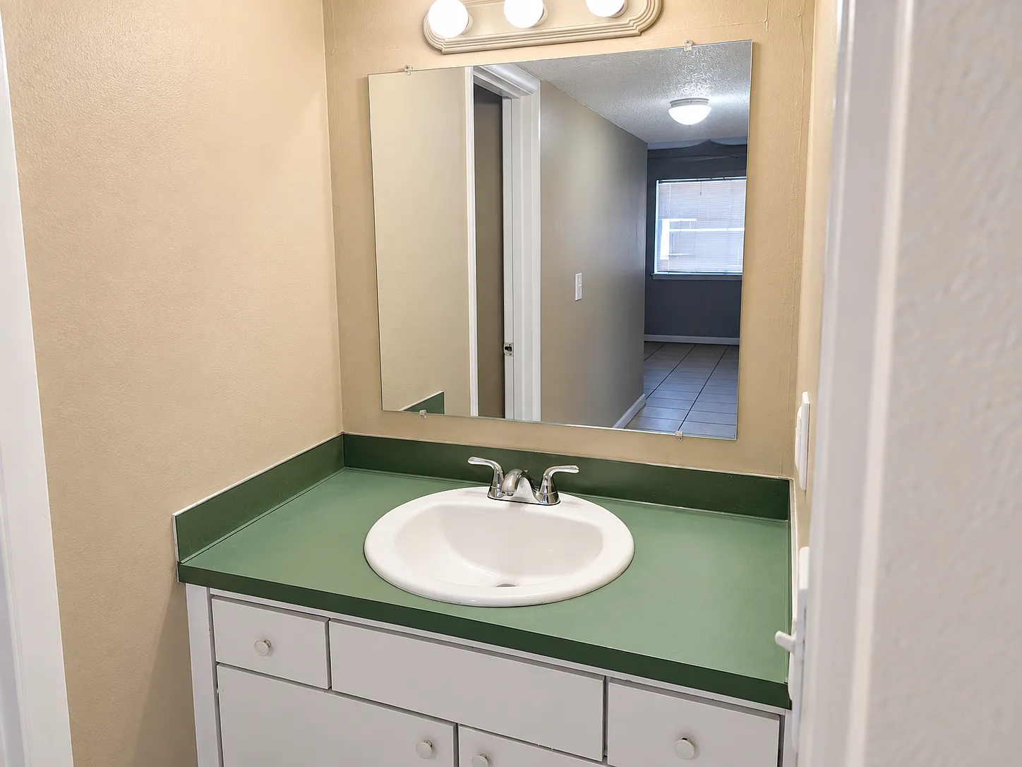 1 bed, 650 sqft, $675 — Photo 4