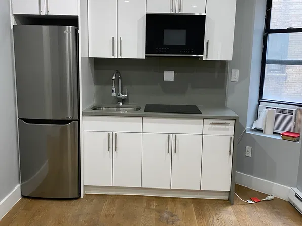 590 West 204th Street image 1 of 10