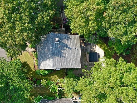 5th image of 20 Hillside Dr