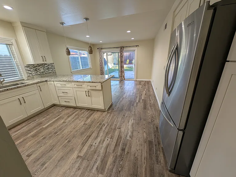 Kitchen - view 1