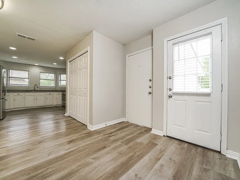 8801 Pine Forest Dr — Photo 7