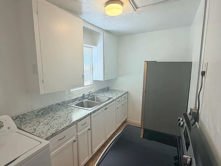 3619 S Clark Ave — Photo 4