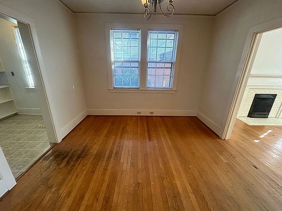 5th image of 3205 Michigan St