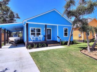 205 E Sabinal St, Rockport, TX 78382