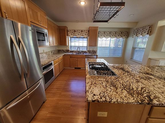 5th image of 1000 Spring Meadow Dr