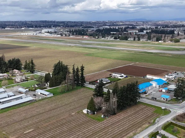 31964 Huntingdon Rd, Abbotsford, BC V2T 6B8