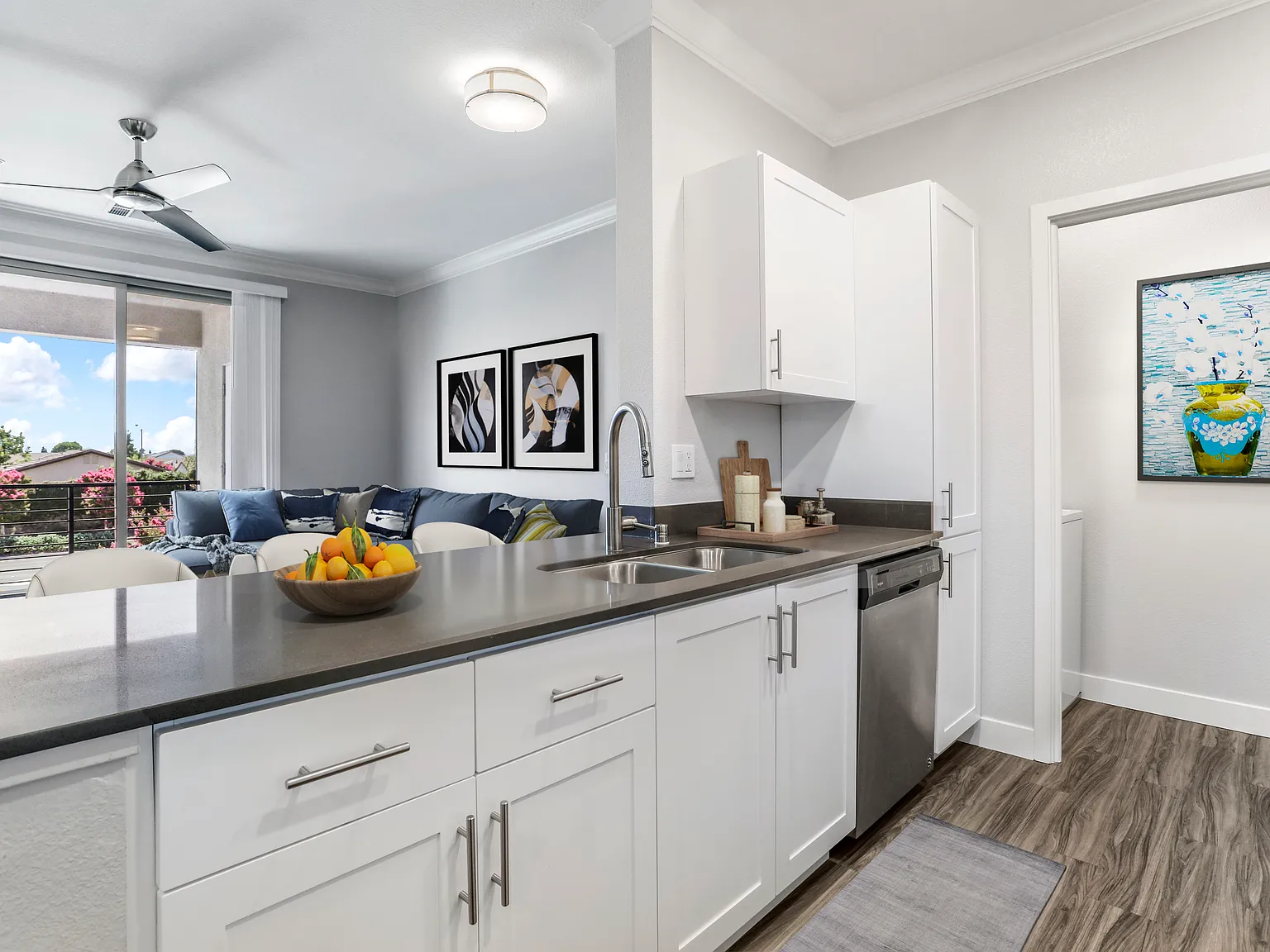 Tesoro Apartments — Photo 4