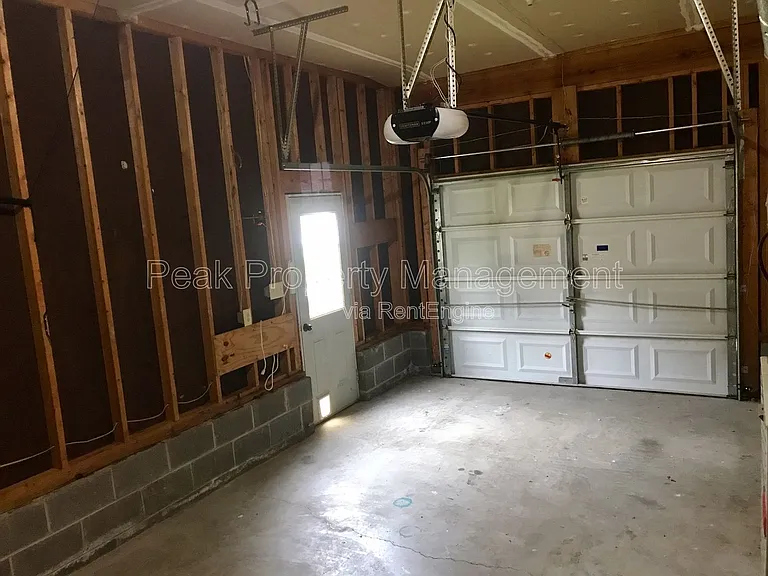 12003 Stamford Rd — Photo 17