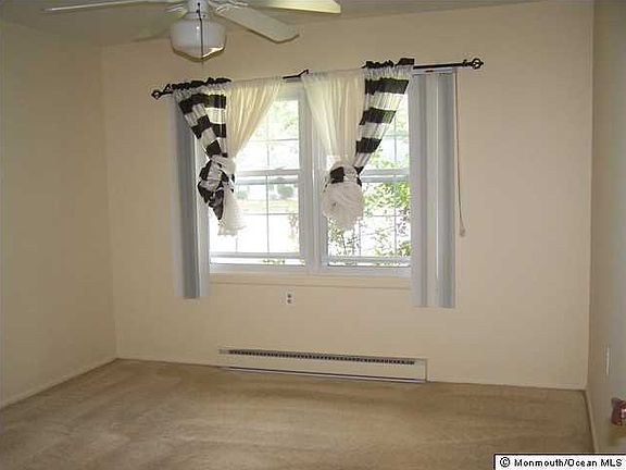 5th image of 245 Jefferson Court #B