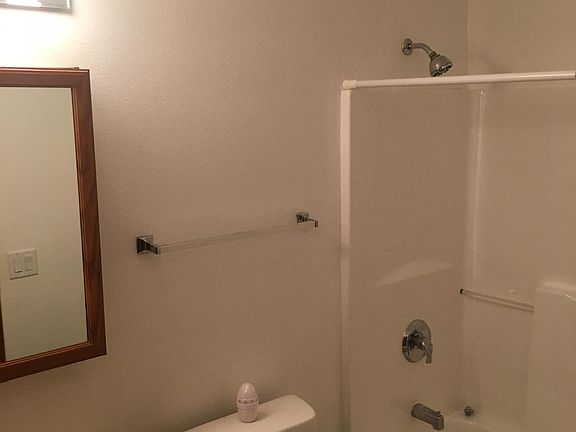 Nice Hall bathroom w/ new flooring