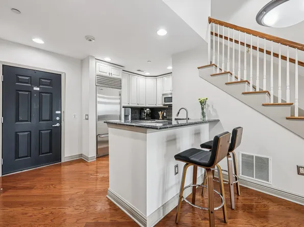 7400 River Road image 7 of 30