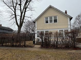 743 Bangs St, Aurora, IL 60505