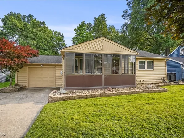 3451 Susan Cir, Youngstown, OH 44511