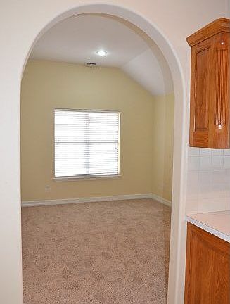 4th image of 2919 Loma Linda Ln