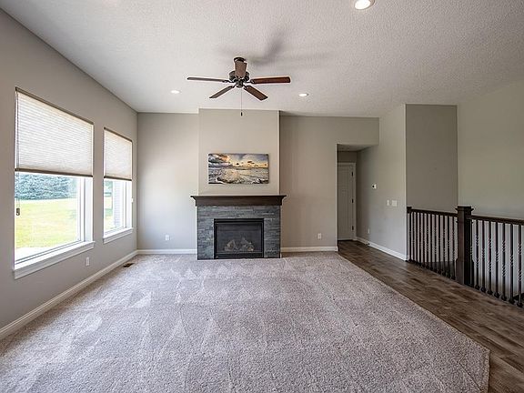 2nd image of 139 Muhs Cir