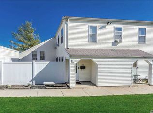 210C Lowndes Ave, Huntington Station, NY 11746
