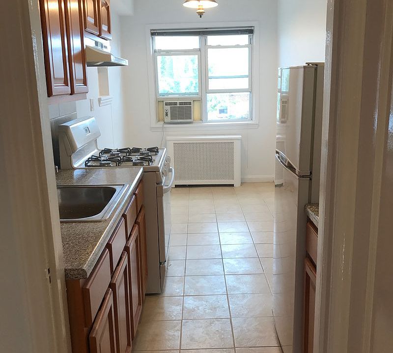 1st image of 2031 26th St #2
