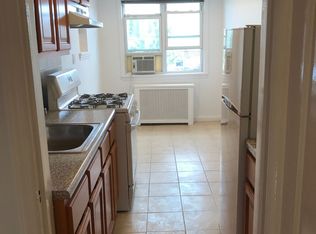 2031 26th St #2, Astoria, NY 11105