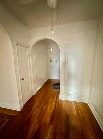Brady Court — Photo 2