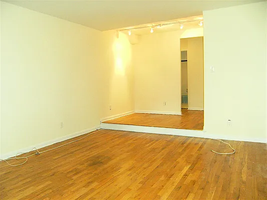 Rented by City Connections Realty | media 19