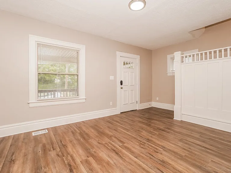 1333403_017_living_room_12963203.jpg