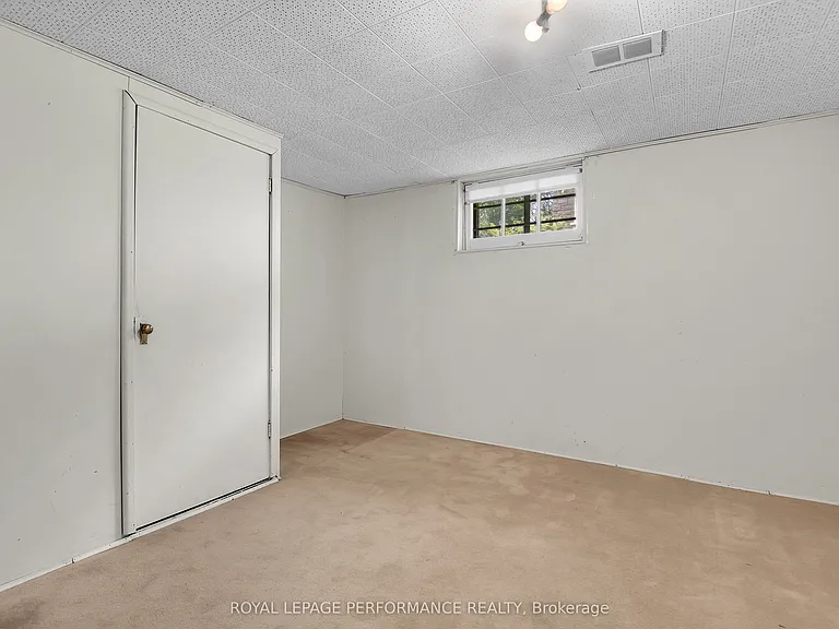 2243 Hillary Ave — Photo 25