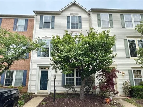 2571 Chase Wellesley Dr, Herndon, VA 20171