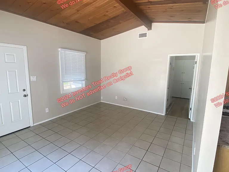 703 E Linfield St — Photo 7