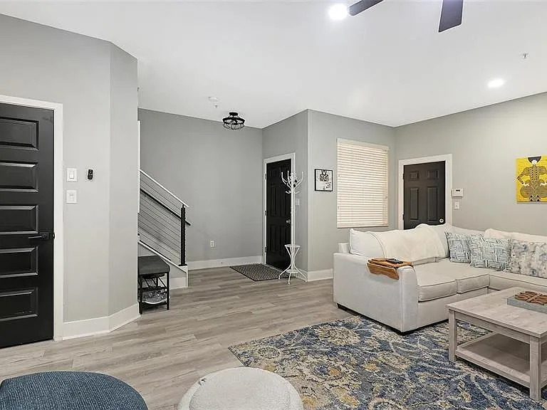 3827 Parkridge Cir #1-102 — Photo 6