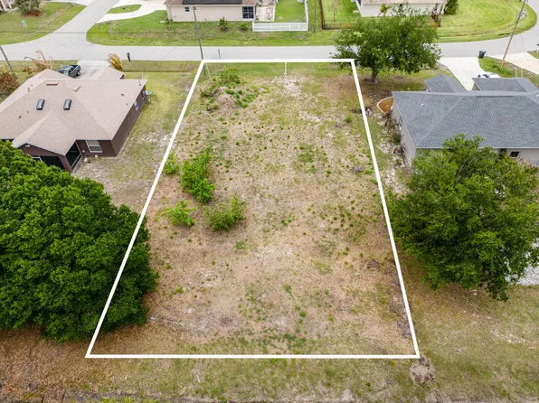 1110 SW Hunnicut Avenue, Port St Lucie, FL 34953