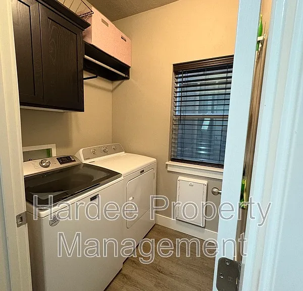 4315 N Adams St — Photo 17