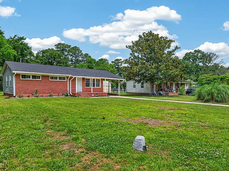 2527 Country Club Rd — Photo 3