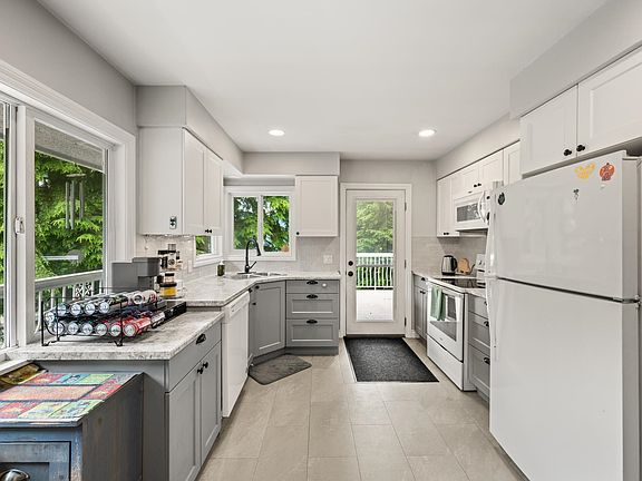 4th image of 1001 Gatensbury St