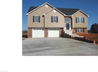 112 Mollie Rd, Harmony, NC 28634