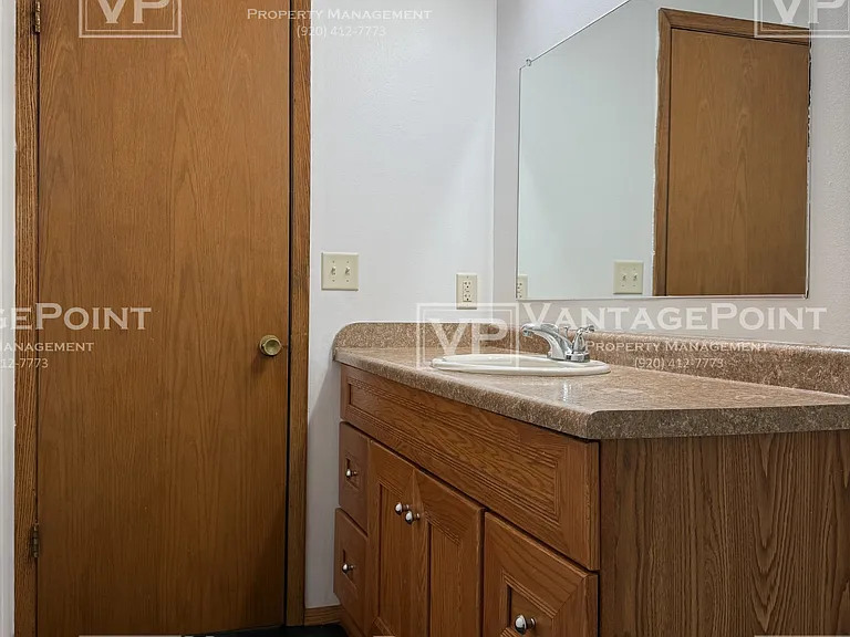 501 Tampa Way — Photo 13