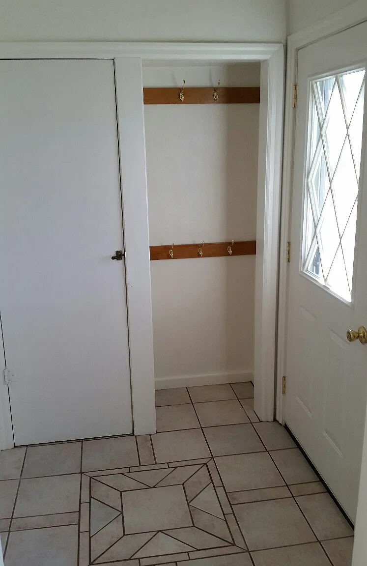 3 bed, 1.5 bath, 1290 sqft, $2,150 — Photo 2