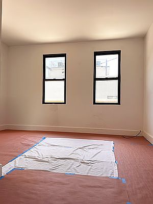 5th image of 186 Meserole St